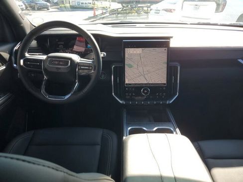 Used 2024 GMC Acadia Elevation image 15