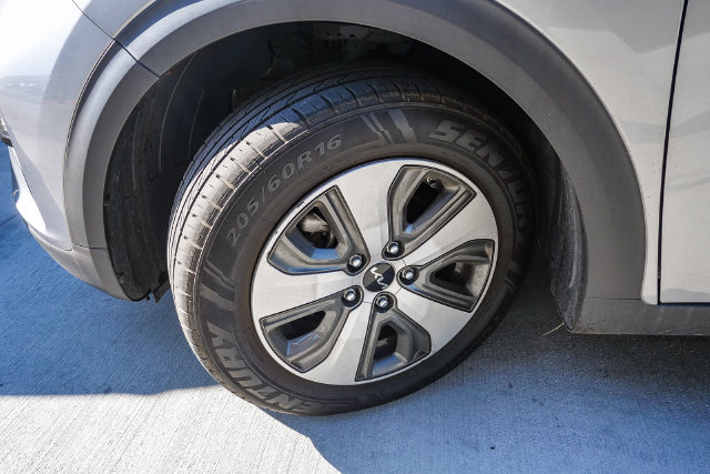Certified 2022 Kia Niro LX FWD image 6