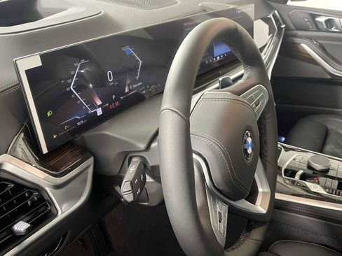 Used 2026 BMW X7 xDrive40i w/ Premium Package image 13