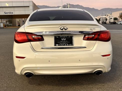 Certified 2019 INFINITI Q70 Luxe image 6
