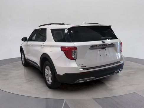 Certified 2023 Ford Explorer XLT w/ Equipment Group 202A AWD/4WD image 3