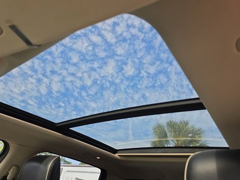 Used 2019 RAM 1500 Laramie image 2