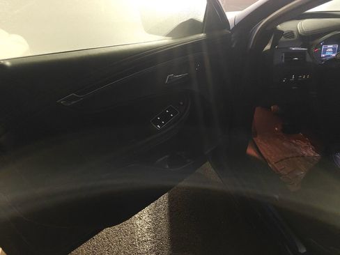 Used 2014 Chevrolet Impala LT w/ Convenience Package image 6