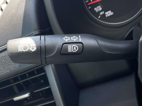 Used 2022 GMC Terrain SLE w/ Driver Convenience Package image 19