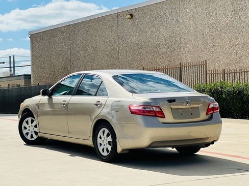 Used 2009 Toyota Camry FWD image 8