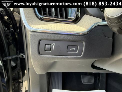 Used 2018 Volvo XC60 T6 Inscription w/ Luxury Seat Package image 26