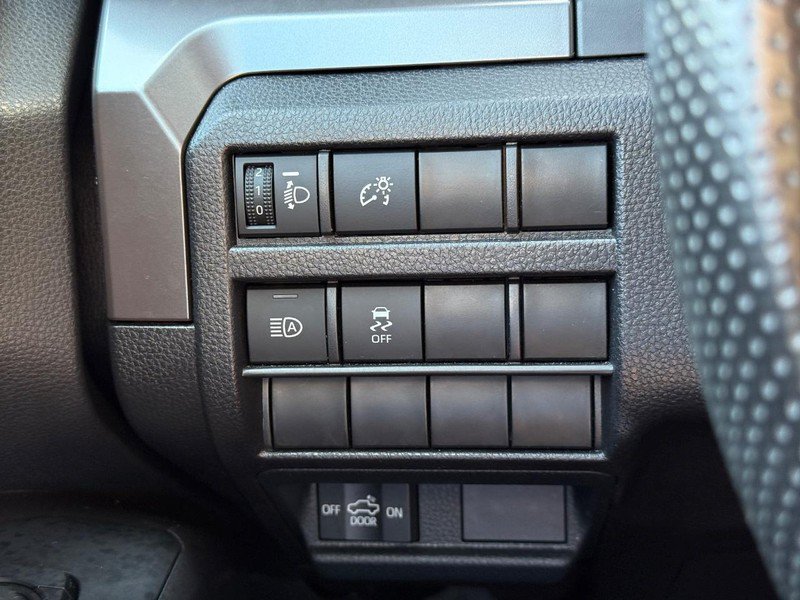 Used 2025 Toyota Tacoma SR5 AWD/4WD image 26