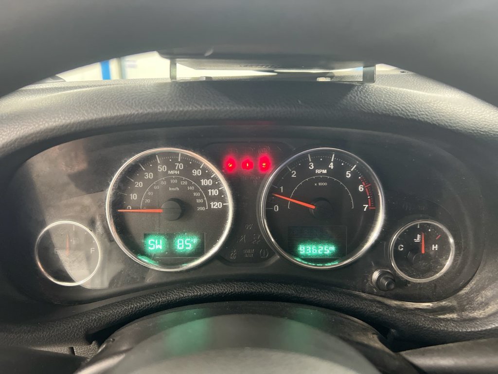 Used 2015 Jeep Wrangler Sport AWD/4WD image 11