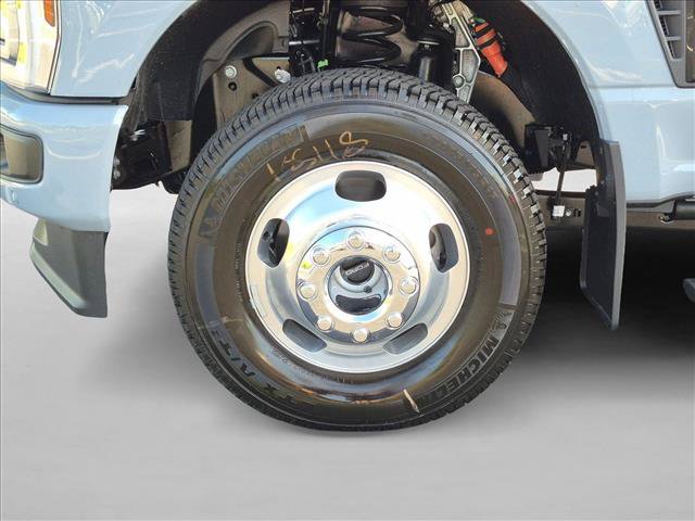 New 2026 Ford F350 Platinum AWD/4WD image 9