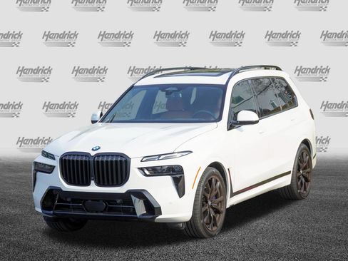 Used 2026 BMW X7 xDrive40i w/ M Sport Package AWD/4WD image 5