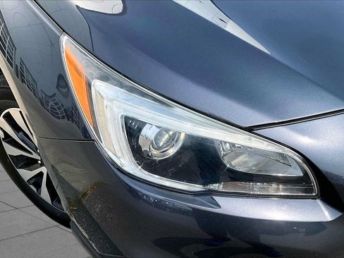 Used 2017 Subaru Outback 2.5i Limited AWD/4WD image 21