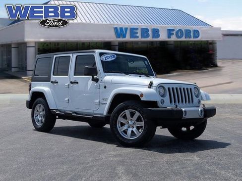Used 2018 Jeep Wrangler Unlimited Sahara w/ Connectivity Group AWD/4WD image 1
