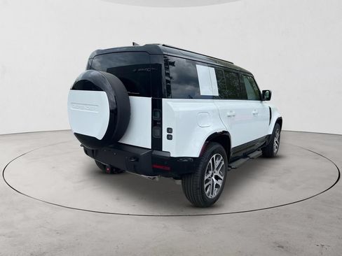 New 2026 Land Rover Defender 110 X-Dynamic SE AWD/4WD image 5