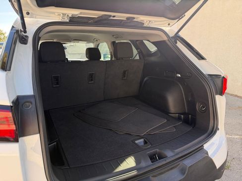 Used 2025 Chevrolet Blazer LT image 32