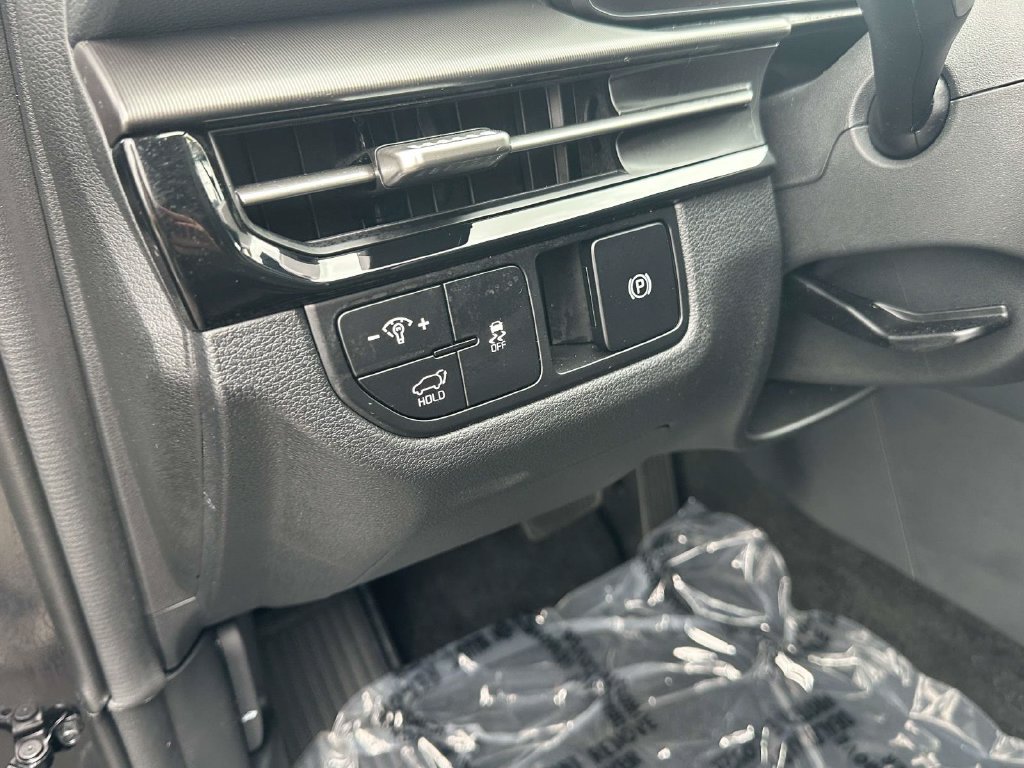 Used 2026 Kia Sportage EX FWD image 17
