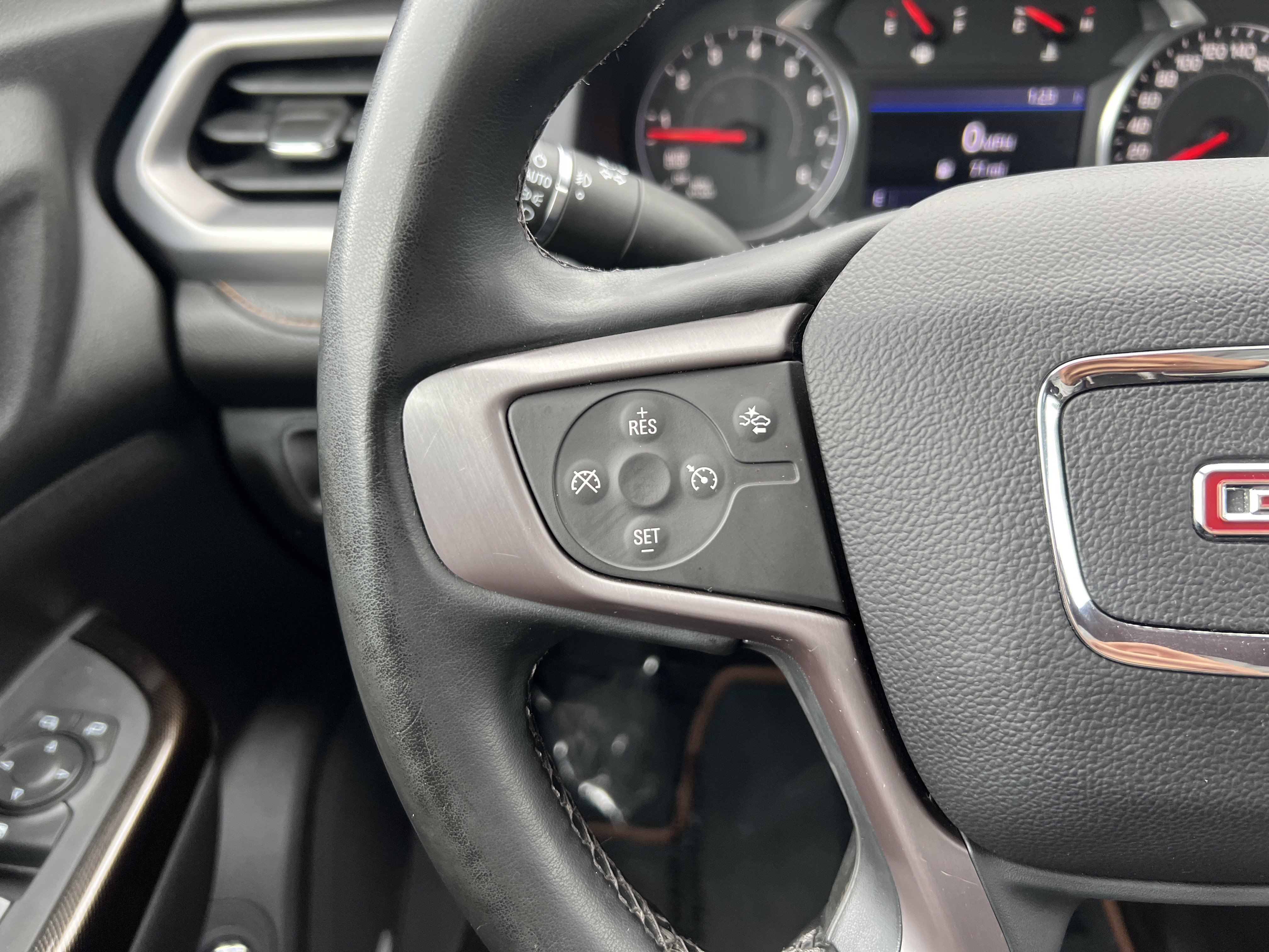 Used 2023 GMC Acadia AT4 AWD/4WD image 31