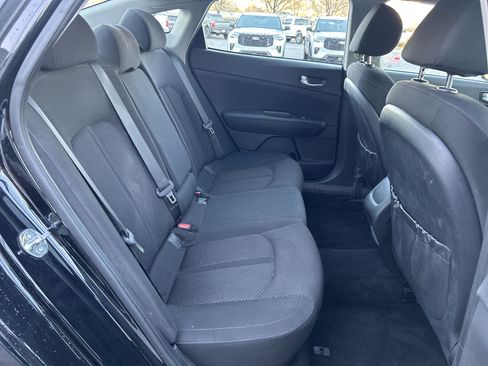 Used 2018 Kia Optima LX w/ 17" Alloy Wheels Package image 39