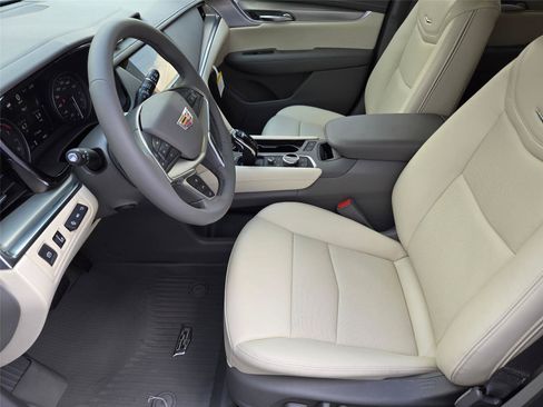New 2026 Cadillac XT5 Premium Luxury w/ LPO, Floor Liner Package AWD/4WD image 11