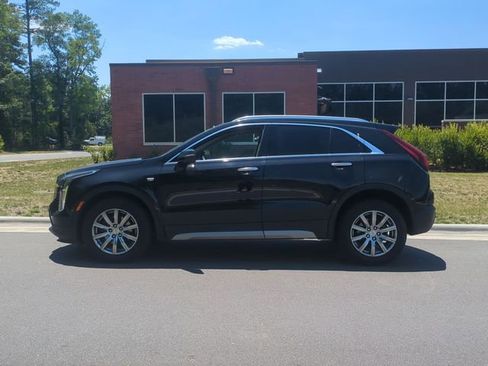 Used 2022 Cadillac XT4 Premium Luxury w/ Safety Alert Package AWD/4WD image 10