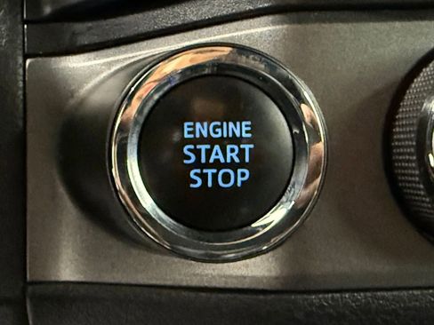 Used 2019 Toyota Tacoma TRD Sport w/ Technology Package image 27