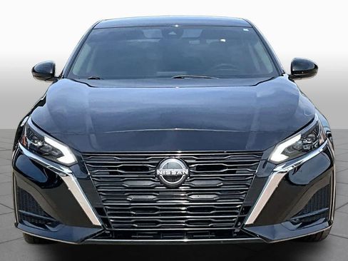 Used 2023 Nissan Altima 2.5 SV AWD/4WD image 3