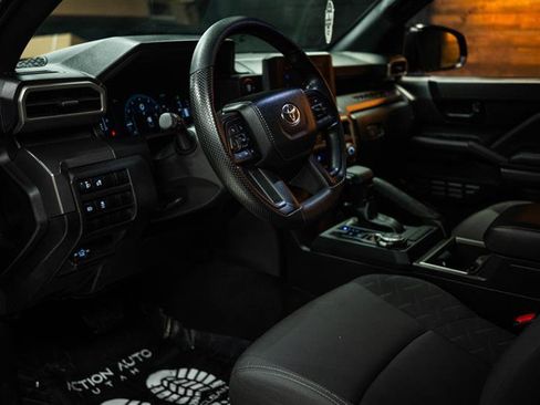 Used 2025 Toyota Tacoma SR5 AWD/4WD image 8