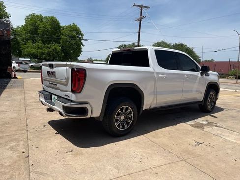 Used 2024 GMC Sierra 1500 AT4 w/ Technology Package AWD/4WD image 5