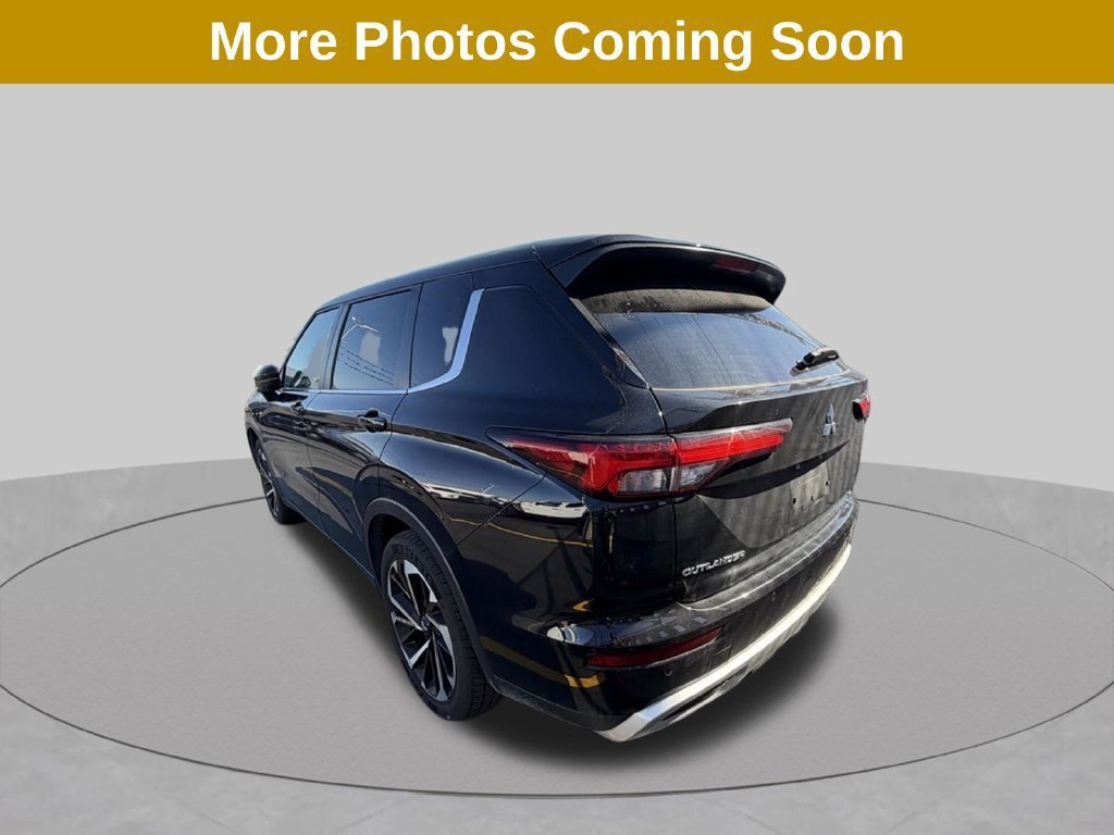 Used 2024 Mitsubishi Outlander SE Black Edition AWD/4WD image 3