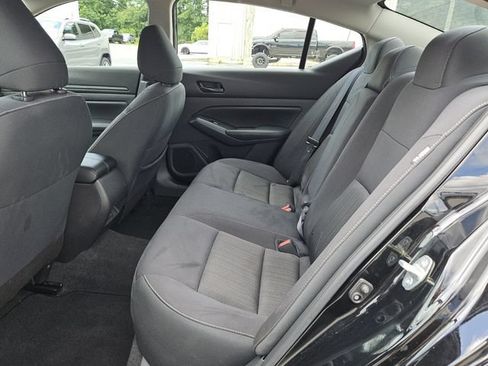 Used 2025 Nissan Altima 2.5 SV FWD image 11
