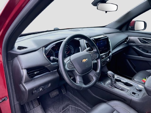 Used 2023 Chevrolet Traverse LT w/ LPO, Floor Liner Package FWD image 6