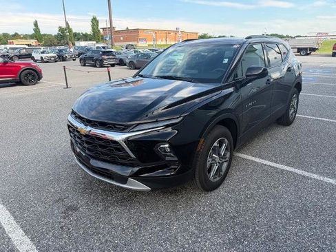 Used 2024 Chevrolet Blazer LT w/ Convenience Package FWD image 4