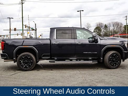 Used 2025 GMC Sierra 2500 Denali Ultimate image 9