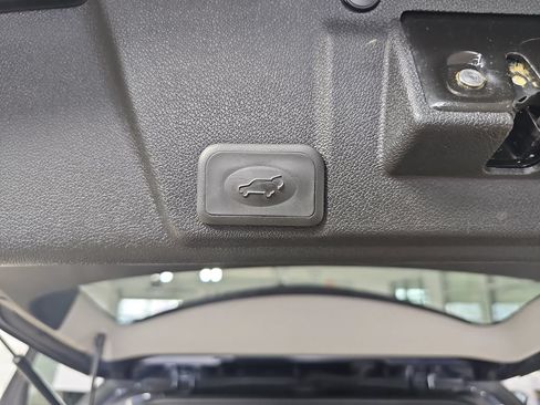 Certified 2017 Chevrolet Traverse Premier FWD image 18