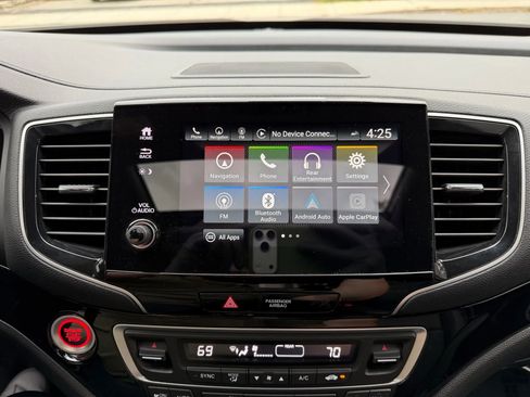 Used 2020 Honda Pilot Touring image 29