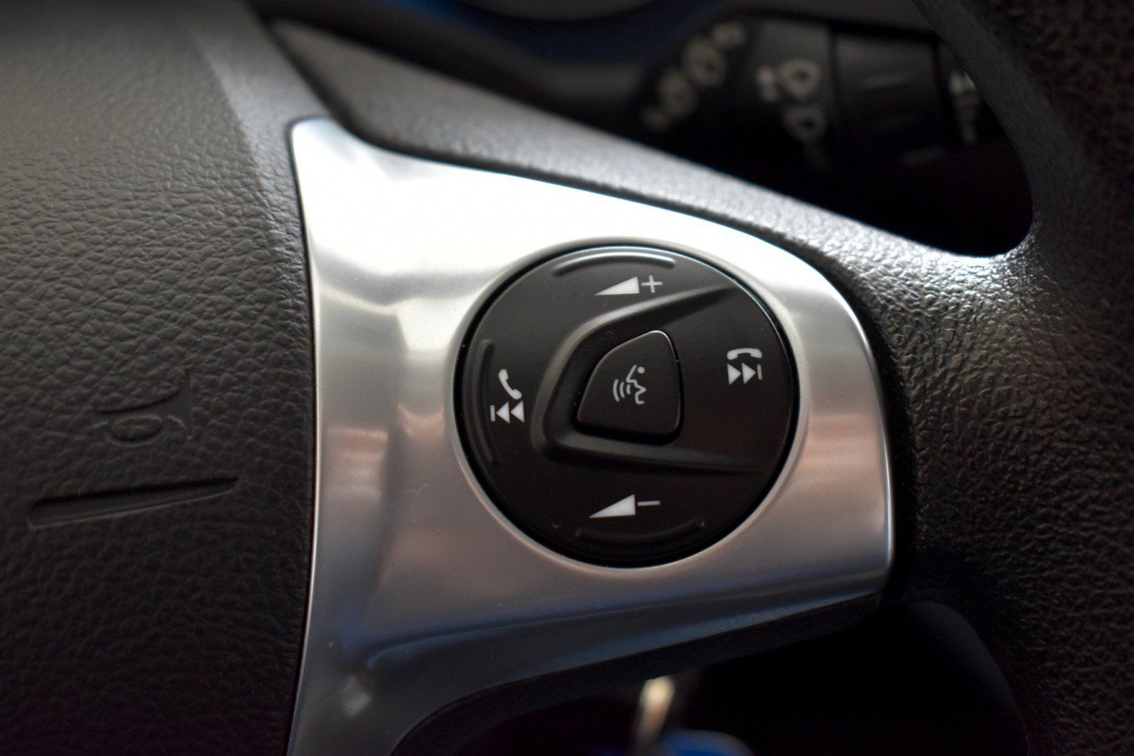 Used 2015 Ford Escape SE FWD image 14