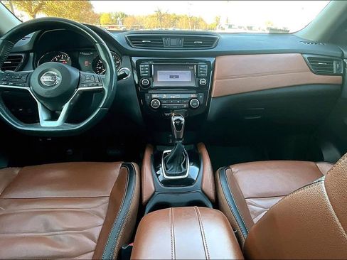 Used 2017 Nissan Rogue SL w/ SL Premium Package AWD/4WD image 15