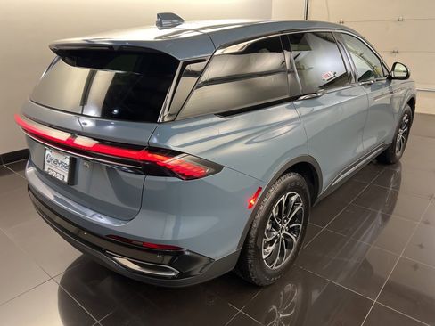 Used 2026 Lincoln Nautilus Premier image 6