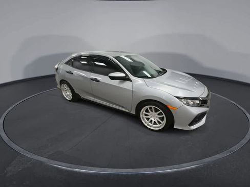 Used 2018 Honda Civic Sport image 2