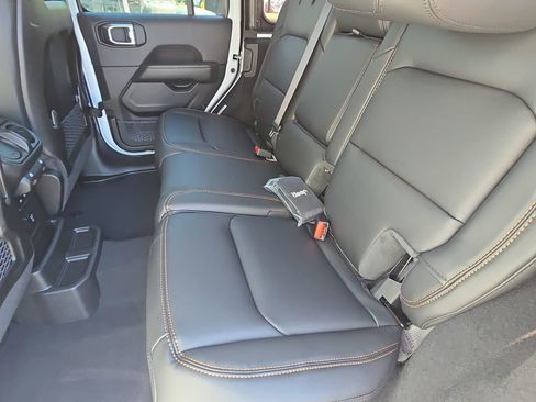 New 2026 Jeep Wrangler Unlimited Sahara AWD/4WD image 14