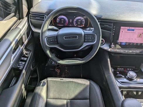 Used 2025 Jeep Wagoneer L Series II image 14