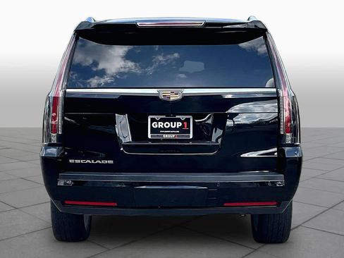 Used 2018 Cadillac Escalade ESV Platinum AWD/4WD image 5