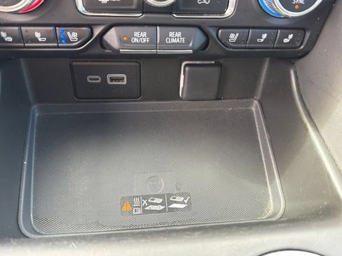Used 2024 GMC Yukon SLT AWD/4WD image 44