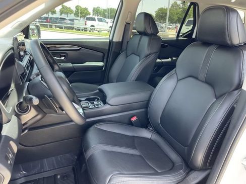 Used 2025 Honda Pilot EX-L image 22