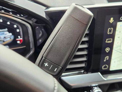 Used 2025 GMC Sierra 1500 Elevation image 14