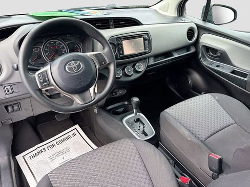 Used 2017 Toyota Yaris L image 20