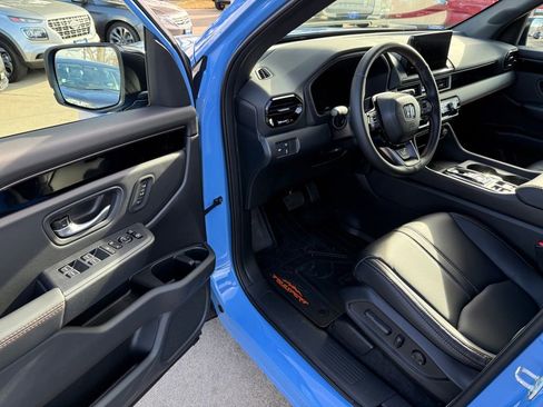 Certified 2025 Honda Pilot TrailSport image 12