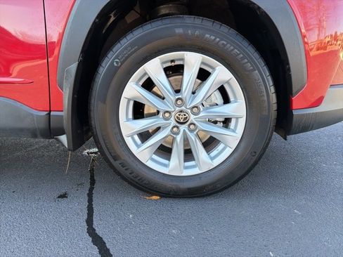 Used 2023 Toyota Corolla Cross LE image 38