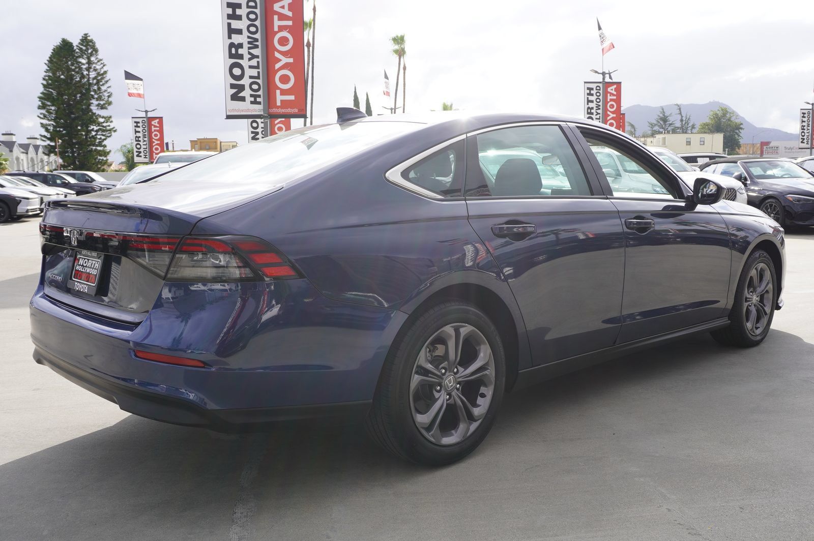 Used 2024 Honda Accord EX image 5