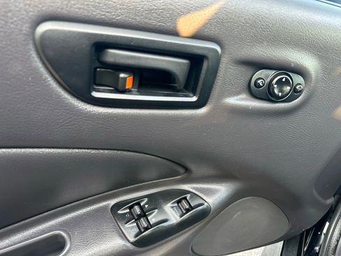 Used 2000 Plymouth Prowler image 27