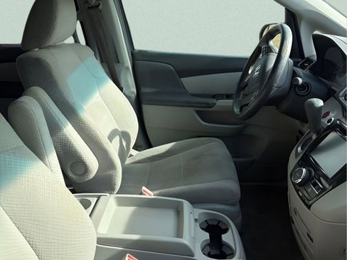 Used 2016 Honda Odyssey SE image 9